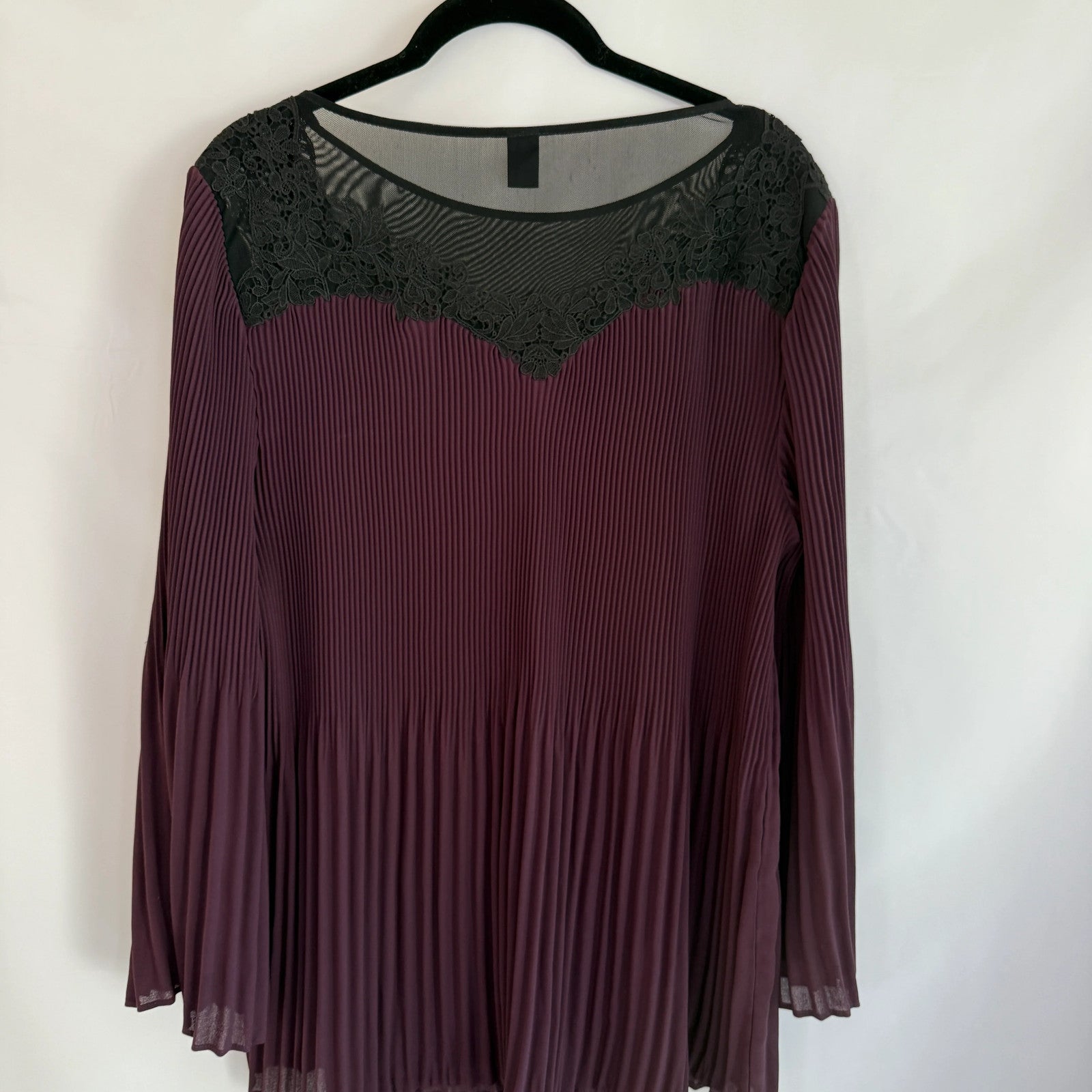 Chicos Deep Burgandy and Black Tunic Size 2