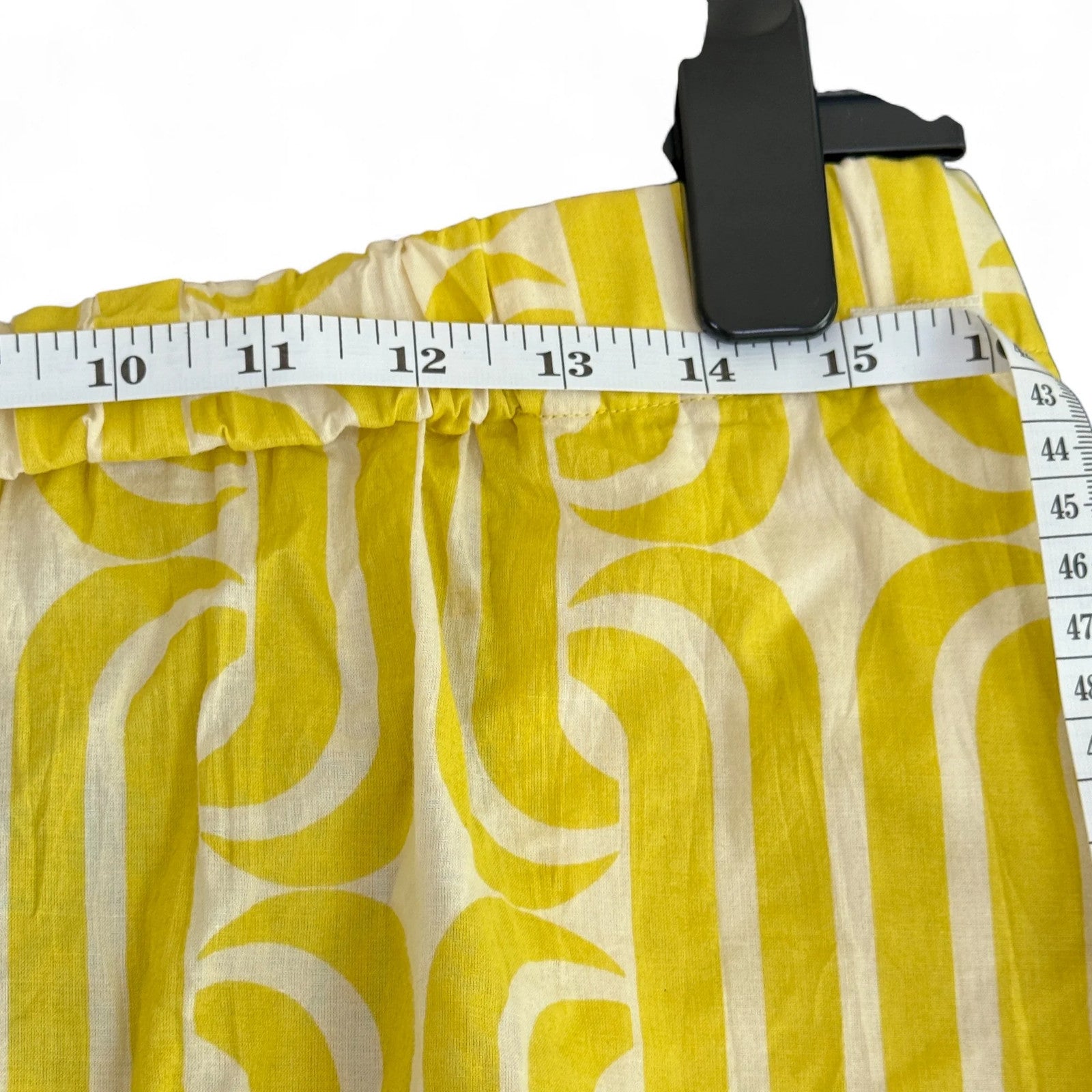 Velvet by Graham and Spencer Yellow Cotton Shorts Size L