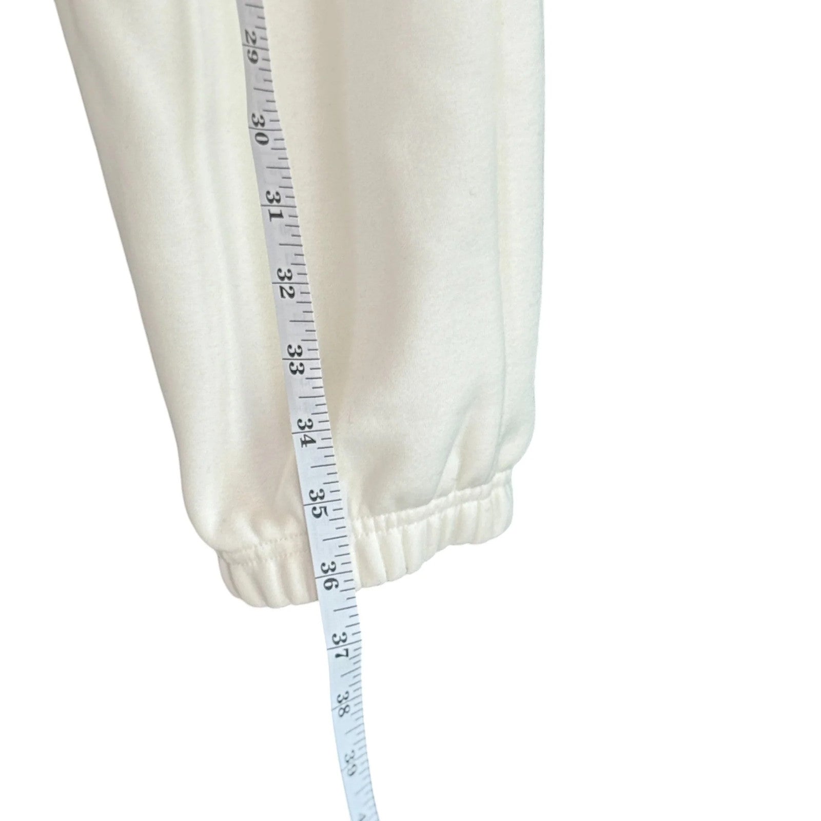 Fabletics Ivory Winter Sweat Pants Size L