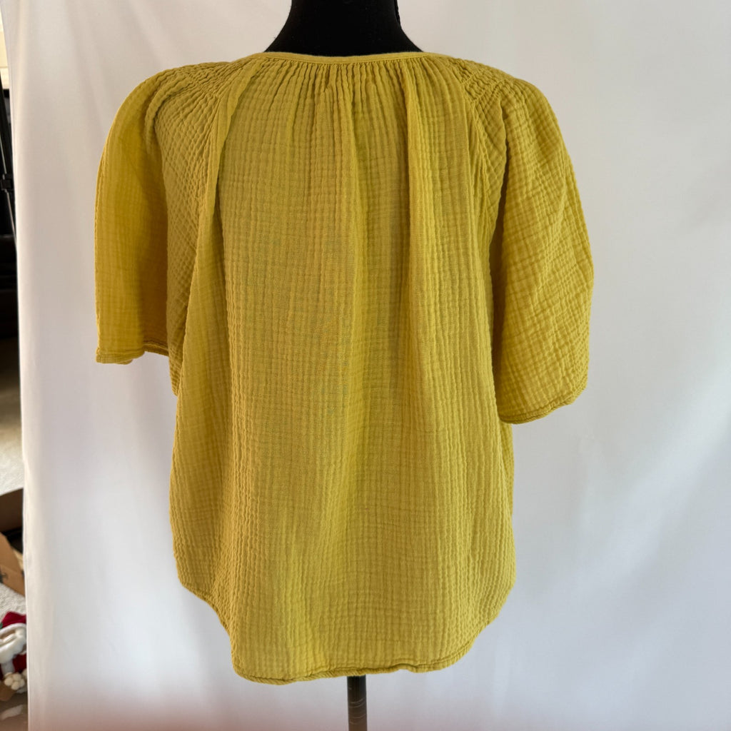 Velvet by Graham and Spencer Gold Gauze V-Neck Tee Size L