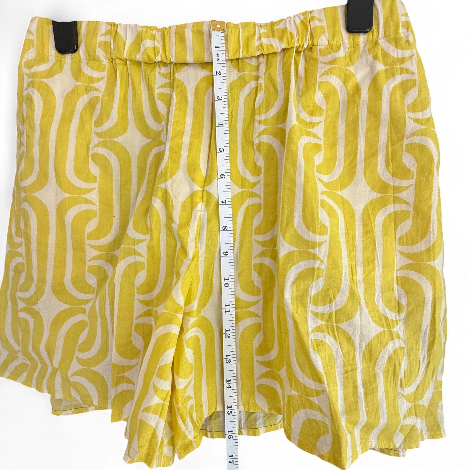 Velvet by Graham and Spencer Yellow Cotton Shorts Size L
