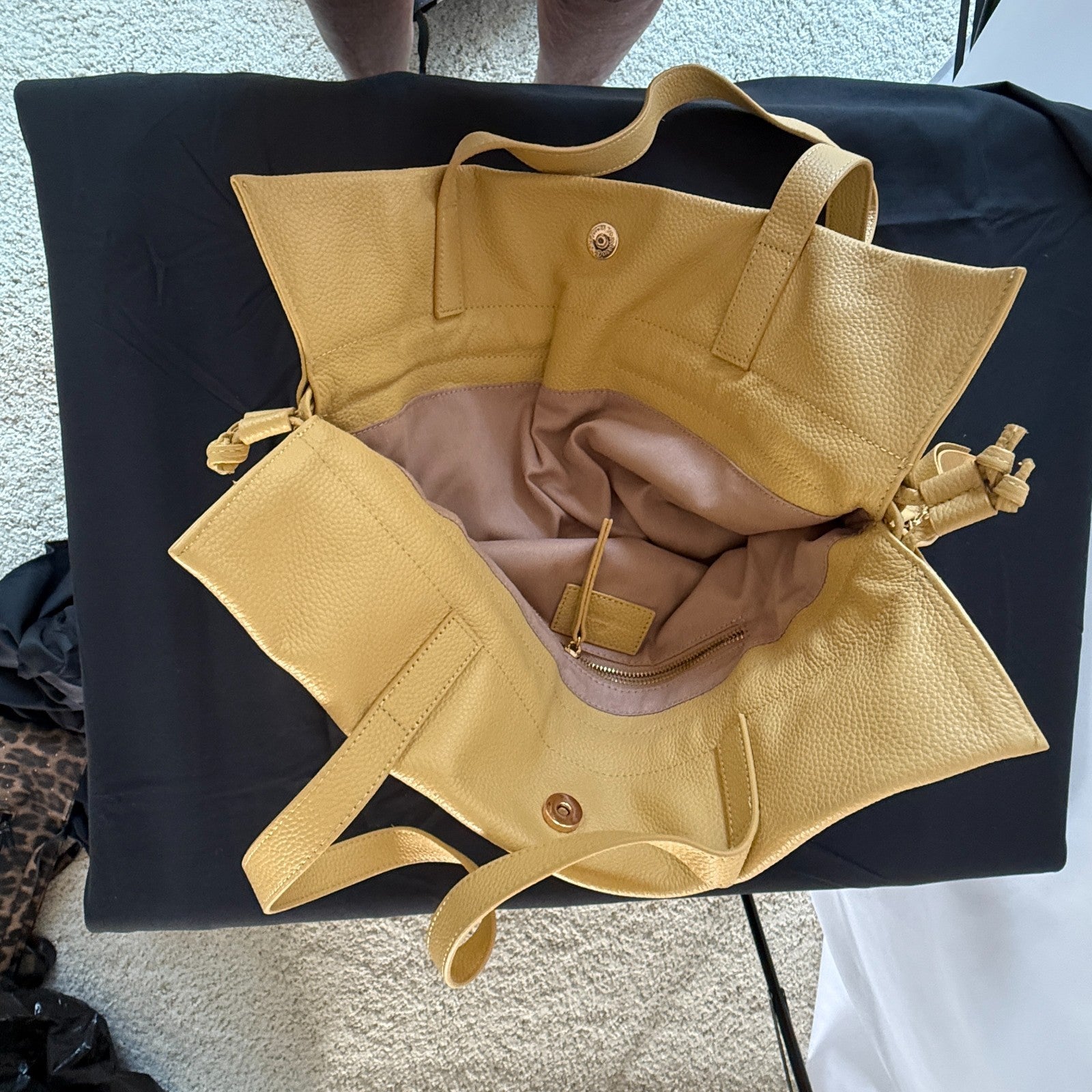 TOTE LE MONDE Gold Pebbled Leather Shoulder Tote Purse Bag