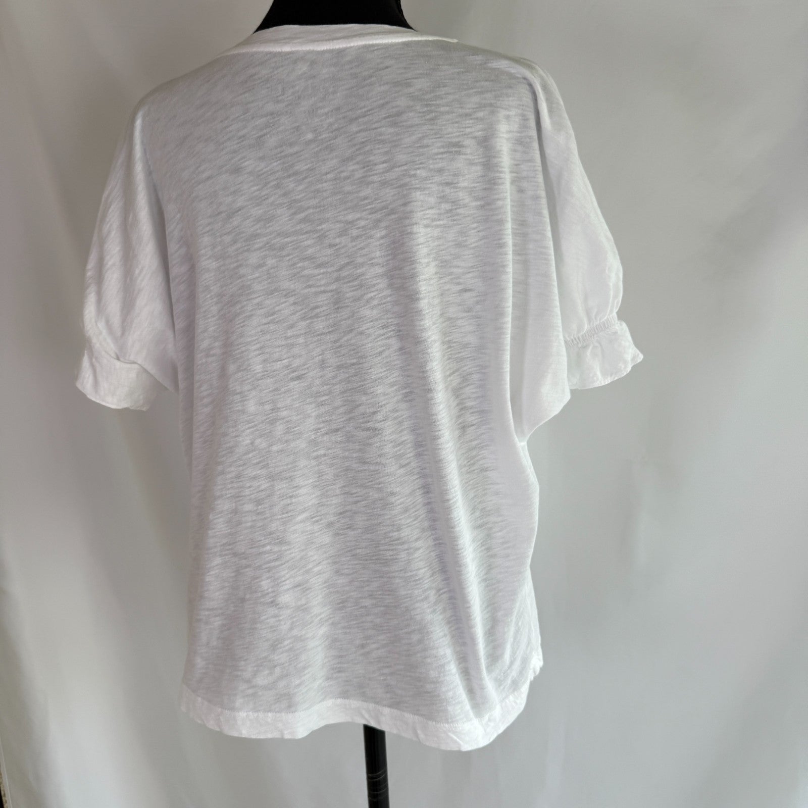 Velvet by Graham and Spencer White Tee Size L
