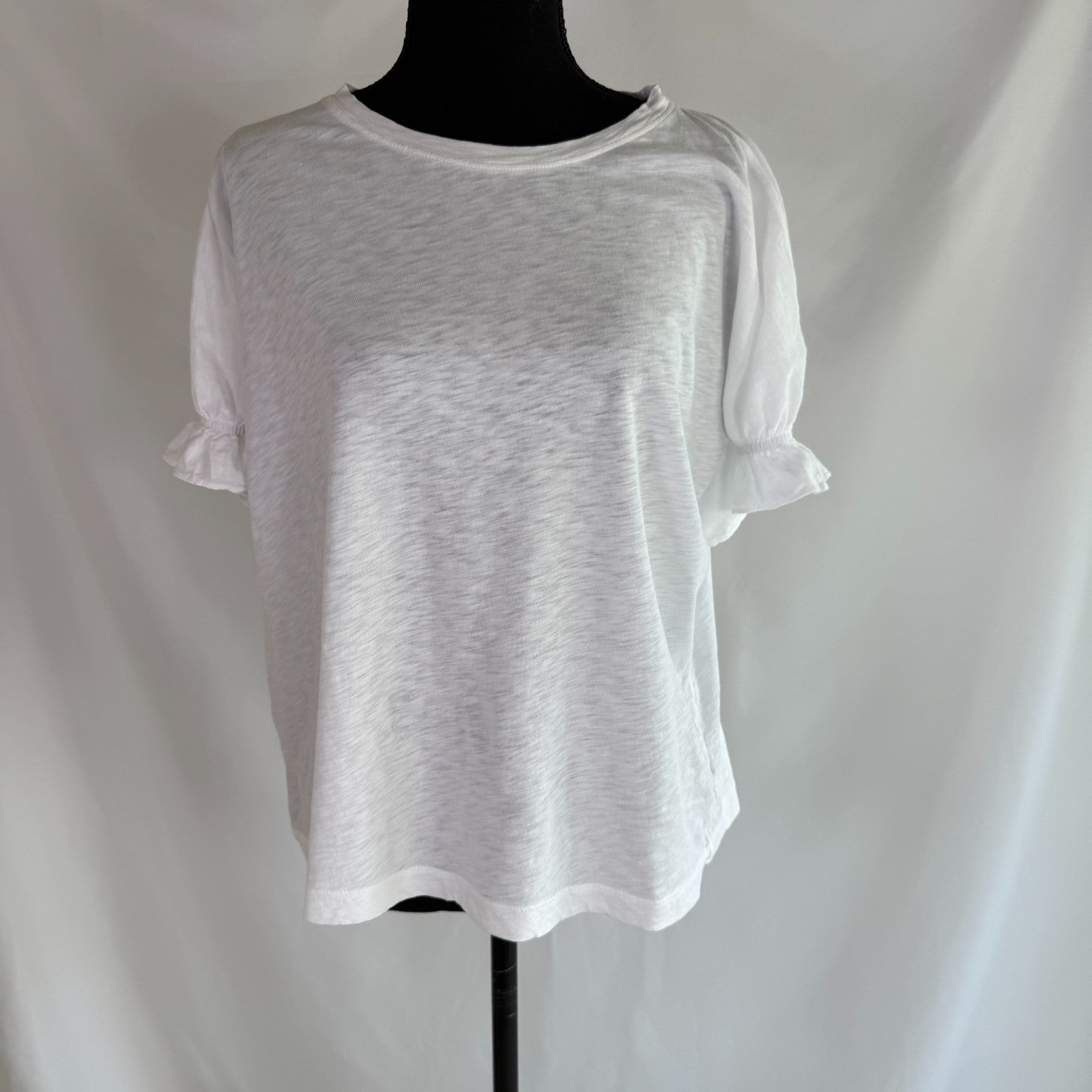 Velvet by Graham and Spencer White Tee Size L